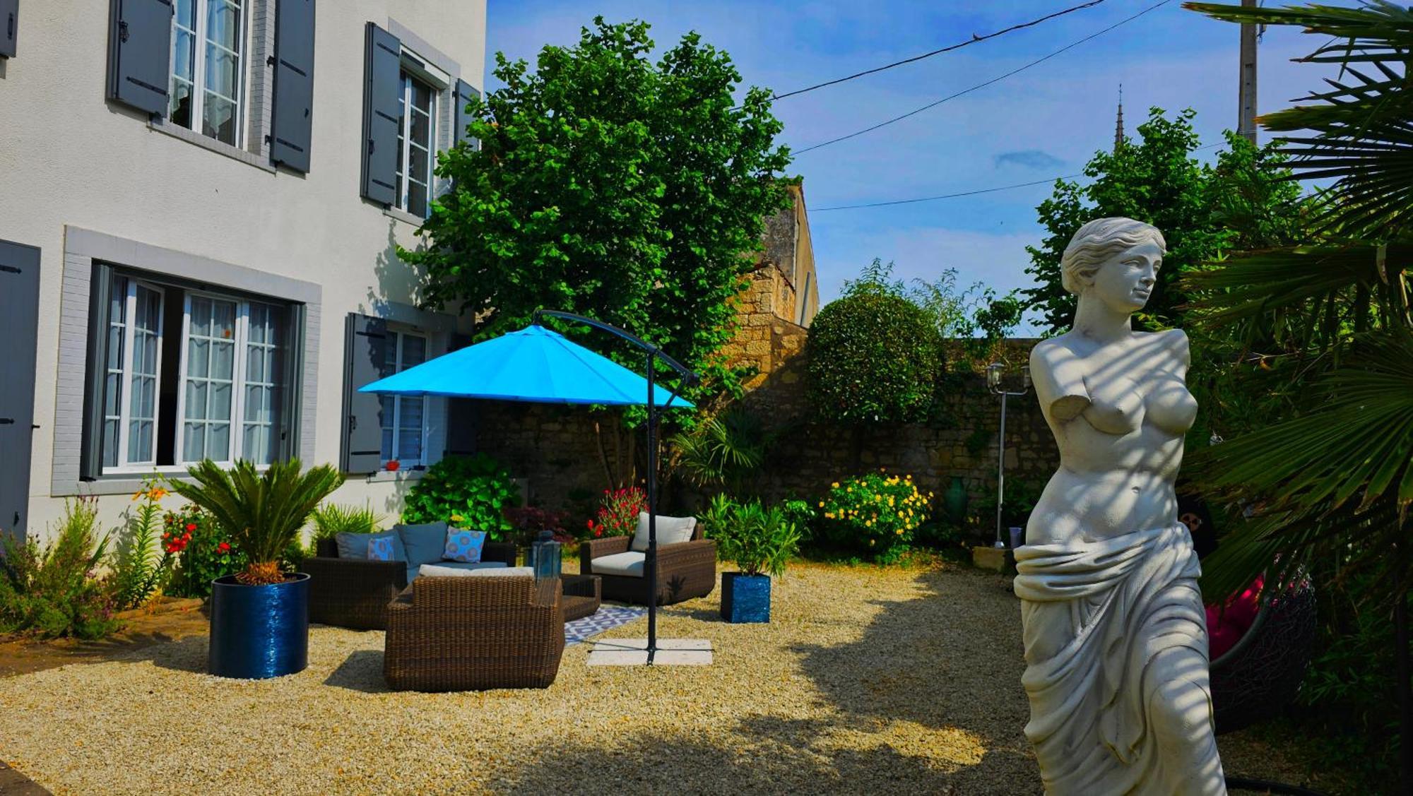 La Maison De Venus Lucon Exterior photo